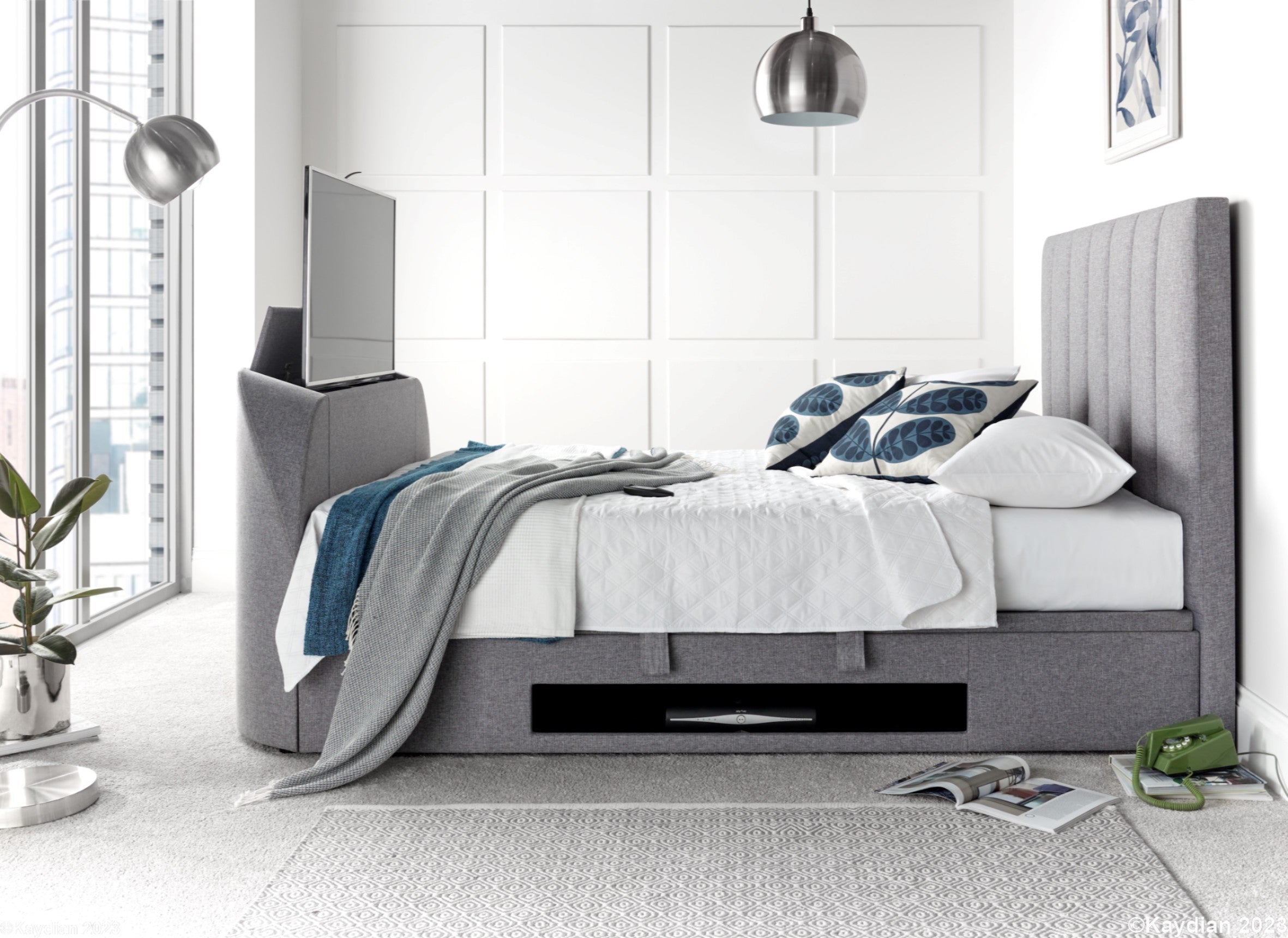 Tv bed deals frame queen